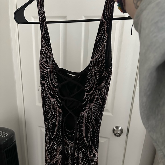 PROM DRESS - Picture 3 of 4